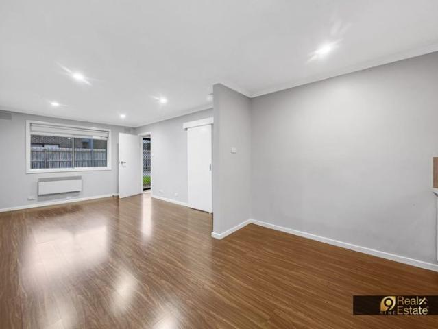 Stylish 1 Bedroom Unit in Prime Newport Location