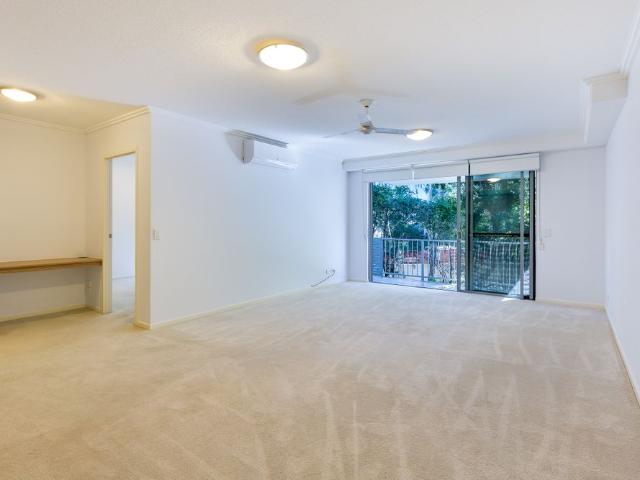 Stylish 1 Bedroom Unit in the Heart of Labrador