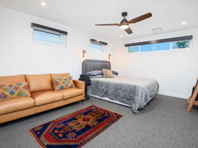 STYLISH 1 BEDROOM APARTMENT