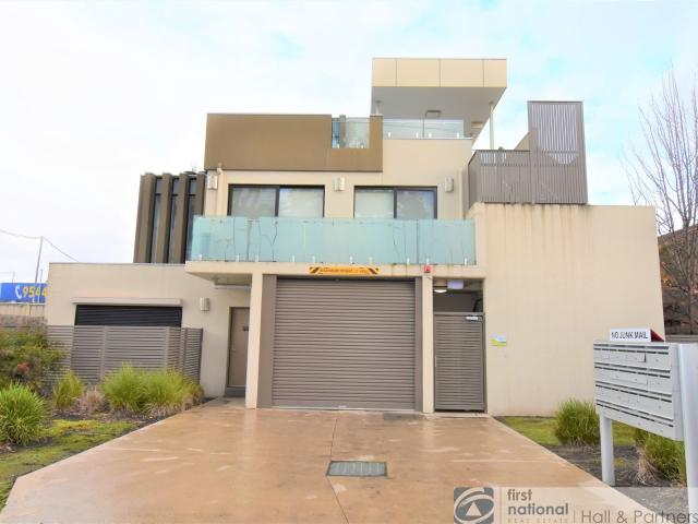 Stylish 1 bedroom apartment in great location!
