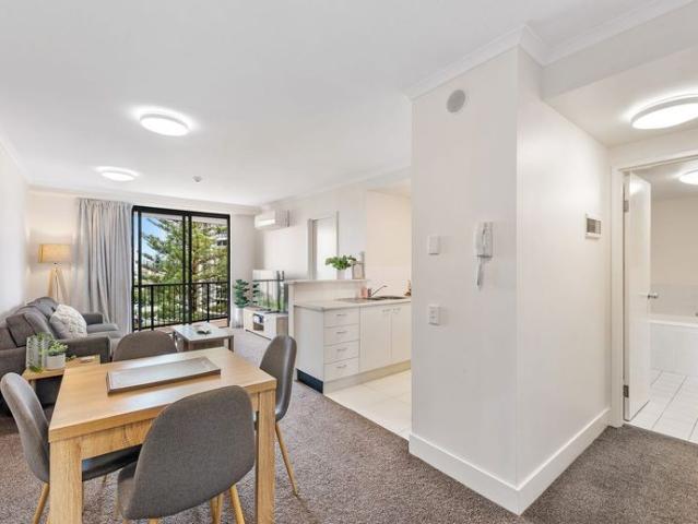 Stylish 1 bedroom Apartment in Neptune Resort Broadbeach