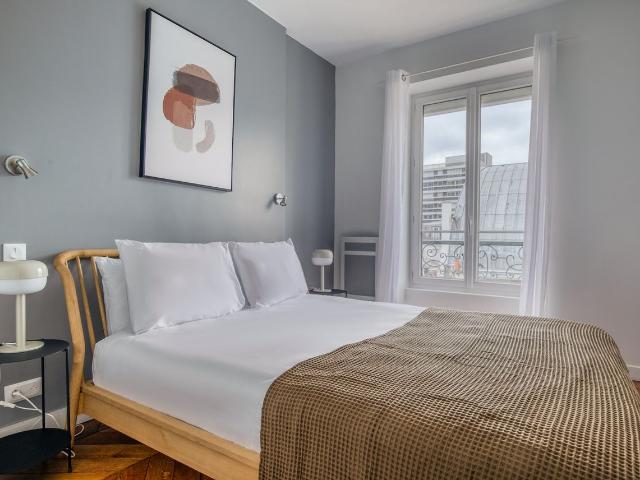 Stylish 1 Bedroom Apartment in Paris Awaits You!, Paris Amsterdam Apartments for Rent