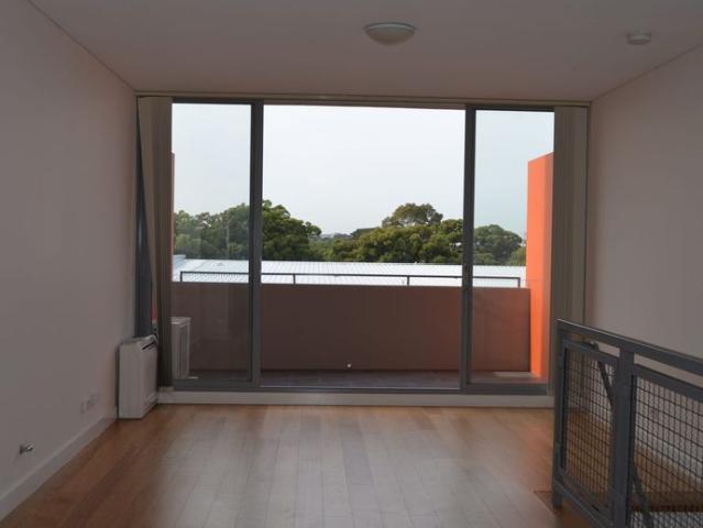 Stylish 1 Bedroom Apartment in Prime Rosebery Location