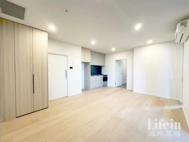 Stylish 1 Bedroom Apartment in the Heart of Carlton