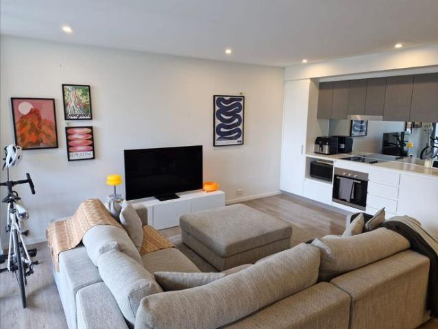 Stylish 1 Bedroom Apartment in the Heart of Kangaroo Point