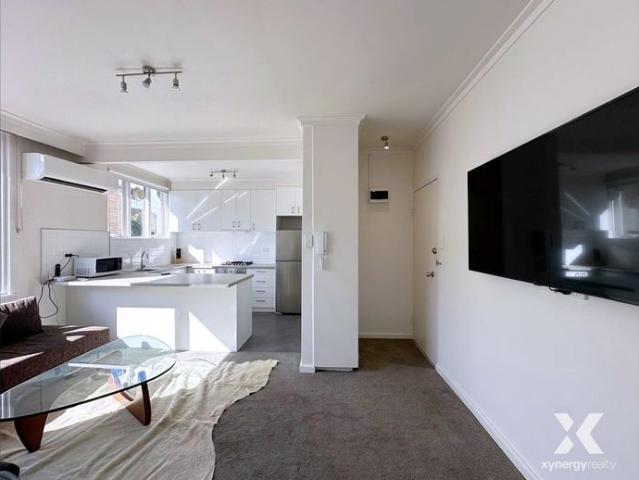 Stylish 1 Bedroom Apartment in the Heart of South Yarra!