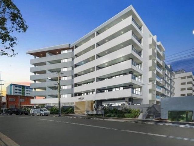 Stylish 1 Bedroom Apartment with Study in Prime Bankstown Location
