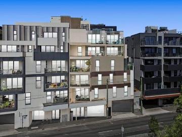 Stylish 1 Bedroom Apartment with stunning Views in Moonee Ponds