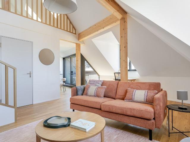 Stylish 1 Bedroom Duplex with Balcony in Alt Wiedikon, Zurich Amsterdam Apartments for Rent