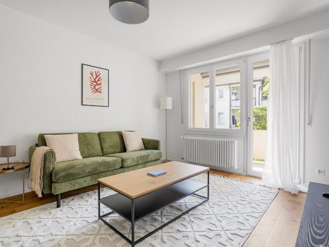 Stylish 1 Bedroom Furnished Apartment in Basel Iselin, Basel Amsterdam Apartments for Rent