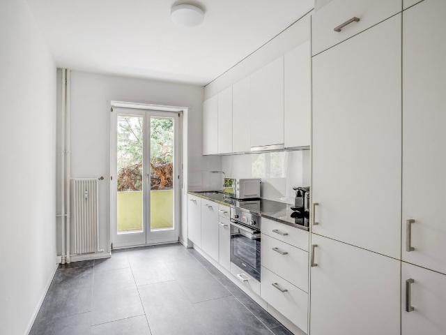 Stylish 1 Bedroom Furnished Apartment in Sankt Johann, Basel Amsterdam Apartments for Rent
