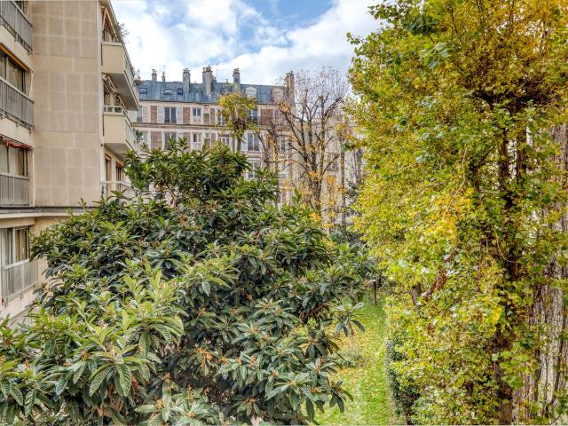 Stylish 1 Bedroom in Heart of Paris, Paris Amsterdam Apartments for Rent