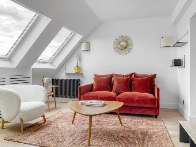 Stylish 1 Bedroom Oasis in the Heart of Paris, Paris Amsterdam Apartments for Rent