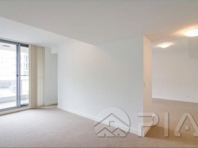 Stylish 1 Bedroom Plus Huge Study Apartment, Featuring Resident Facilities!