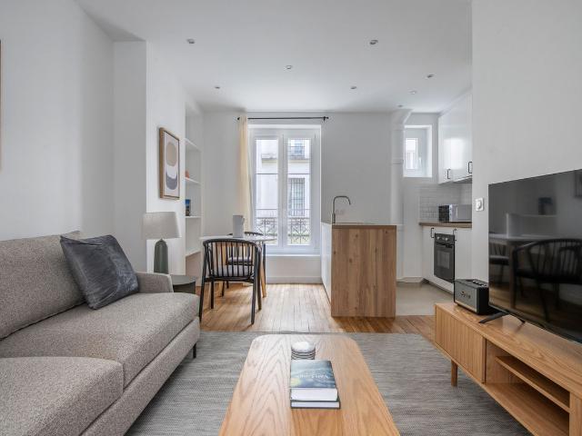 Stylish 1 Bedroom Retreat in Gros Caillou, Paris, Paris Amsterdam Apartments for Rent
