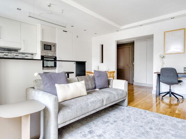 Stylish 1 Bedroom Retreat in the Heart of Paris, Paris Amsterdam Apartments for Rent