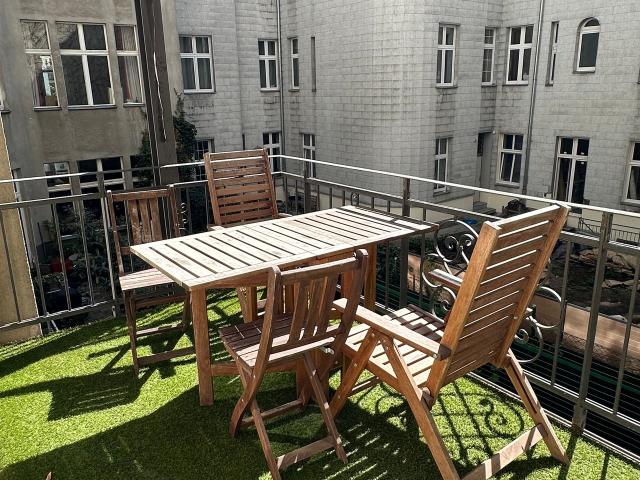 Stylish 1 BR apartment with balcony near beautiful Ludwig Kirch Square, Berlin Amsterdam Apartments for Rent