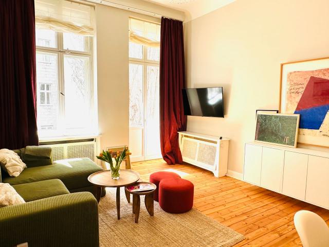 Stylish 1 BR apartment with balcony near beautiful Ludwig Kirch Square, Berlin Amsterdam Apartments for Rent