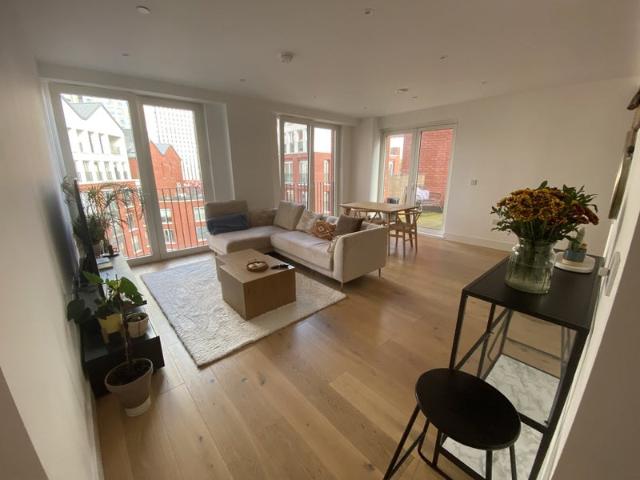 Stylish 1Bed Flat with Large Private Terrace Zone1