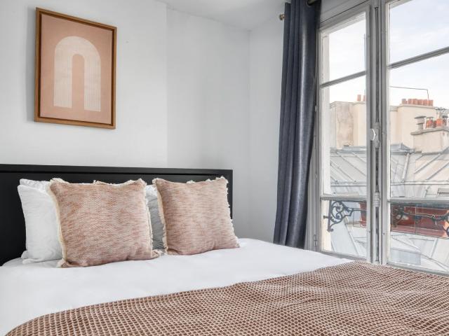 Stylish 1BR Apartment in the Heart of Paris, Paris Amsterdam Apartments for Rent