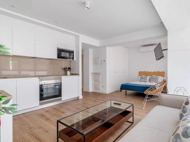 Stylish 1BR in Prime Chamberí: Near Metro, Malasaña & AZCA, Madrid Amsterdam Apartments for Rent