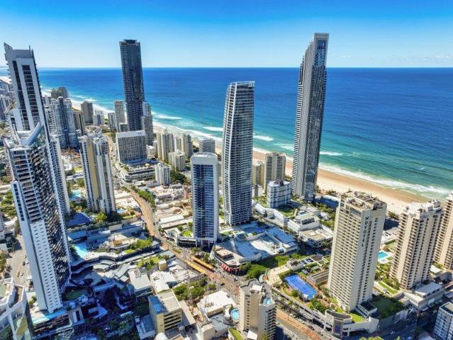 Stylish 28th Floor Apartment City, Hinterland & River View