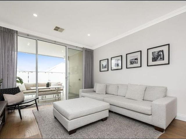 Stylish 2x2 Unit for rent!