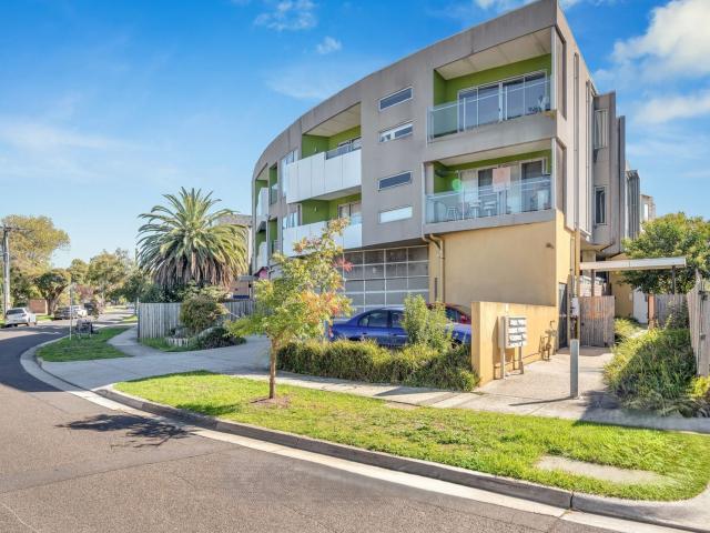 Stylish 2 Bed Apartment in Central Dandenong