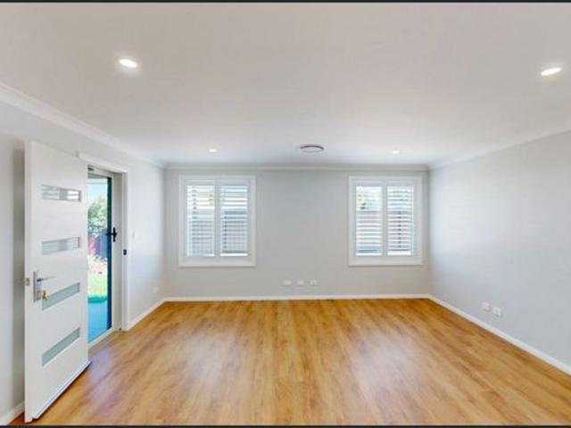 STYLISH 2 BED TOWNHOUSE FOR LEASE
