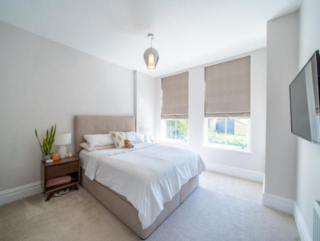 Stylish 2 bed, 2 bathroom Apartment
