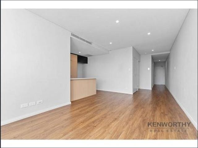 STYLISH 2 BEDROOM, 2 BATHROOM APARTMENT