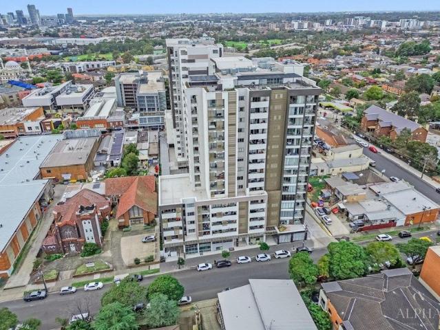 Stylish 2 Bedroom, 2 Bathroom Apartment in the Heart of Auburn City Centre