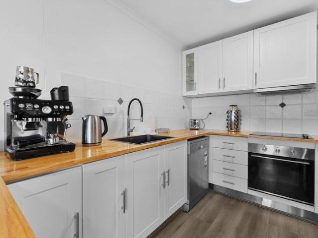 Stylish 2 bedroom, 2 bathroom apartment in Kelvin Grove