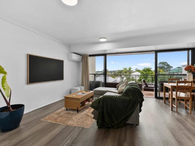 Stylish 2 bedroom, 2 bathroom apartment in Kelvin Grove