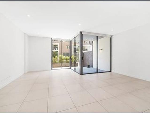 Stylish 2 Bedroom Terrace Apt 5 Minutes Walking to Trams