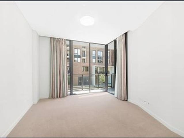 Stylish 2 Bedroom Terrace Apt 5 Minutes Walking to Trams