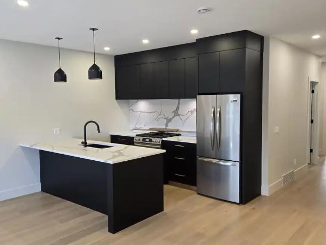 Stylish 2 Bedroom Townhouse in Windsor Park