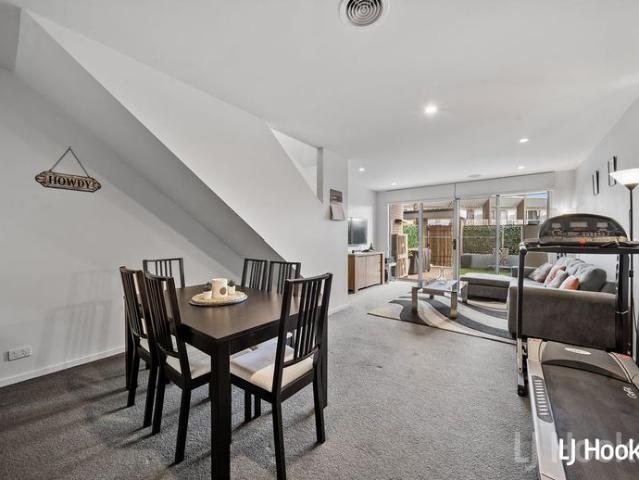 Stylish 2 Bedroom Townhouse with Modern Comforts & Resort Style Amenities