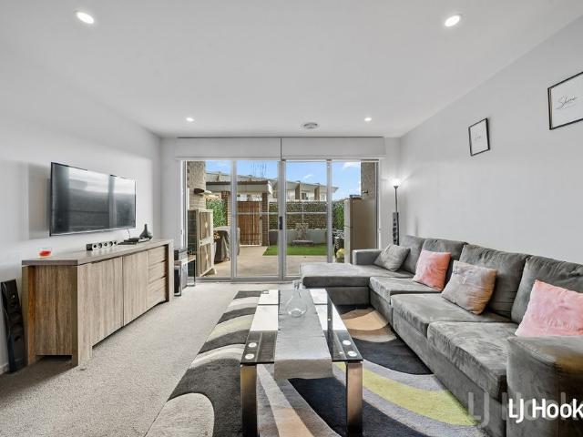 Stylish 2 Bedroom Townhouse with Modern Comforts & Resort Style Amenities