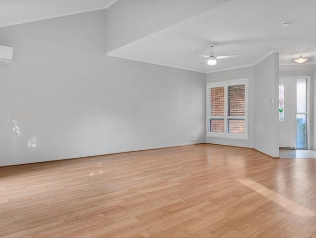 Stylish 2 Bedroom Townhouse with Private Courtyard in Prime Location