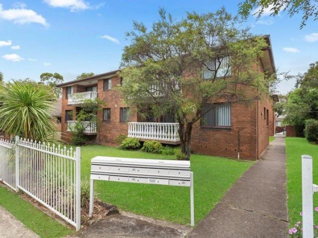 Stylish 2 Bedroom Unit in a Quiet, Secure Setting