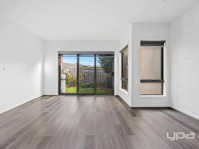 Stylish 2 Bedroom Unit in the Heart of St Albans