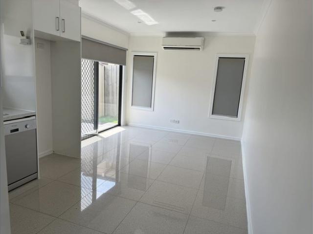 Stylish 2 Bedroom Unit in Thomastown Convenient and Comfortable Living