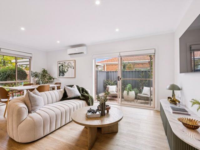 Stylish 2 Bedroom Villa with Sunny Courtyard