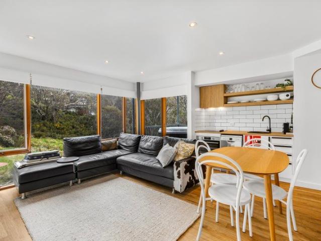 Stylish 2 Bedroom Alpine Retreat
