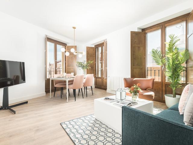 Stylish 2 bedroom apartment for rent in central Madrid