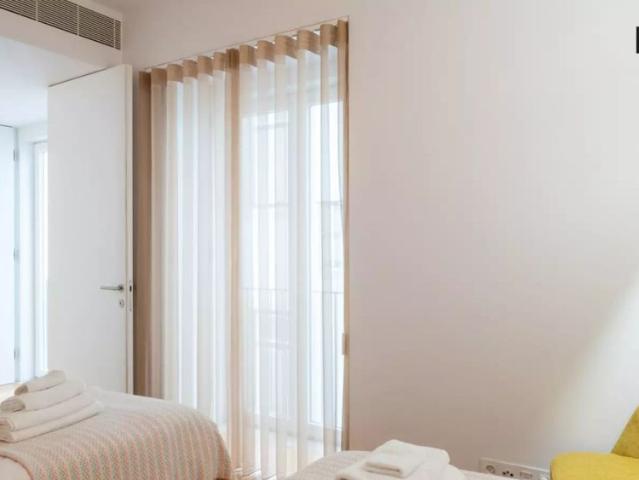Stylish 2 bedroom apartment for rent in Santa Maria Maior