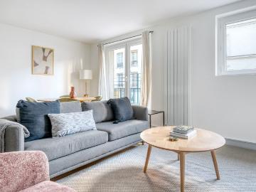 Stylish 2 Bedroom Apartment in Batignolles, Paris, Paris Amsterdam Apartments for Rent
