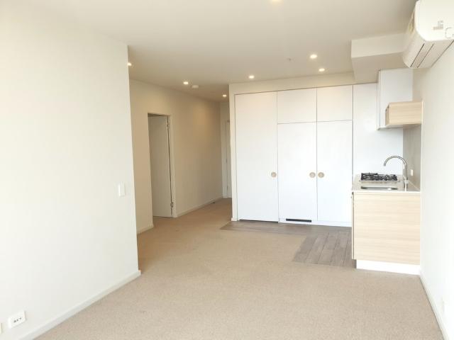 Stylish 2 Bedroom Apartment in Prime Caulfield Location