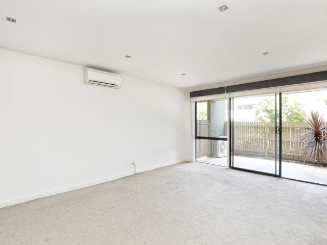 Stylish 2 Bedroom Apartment in Prime Location